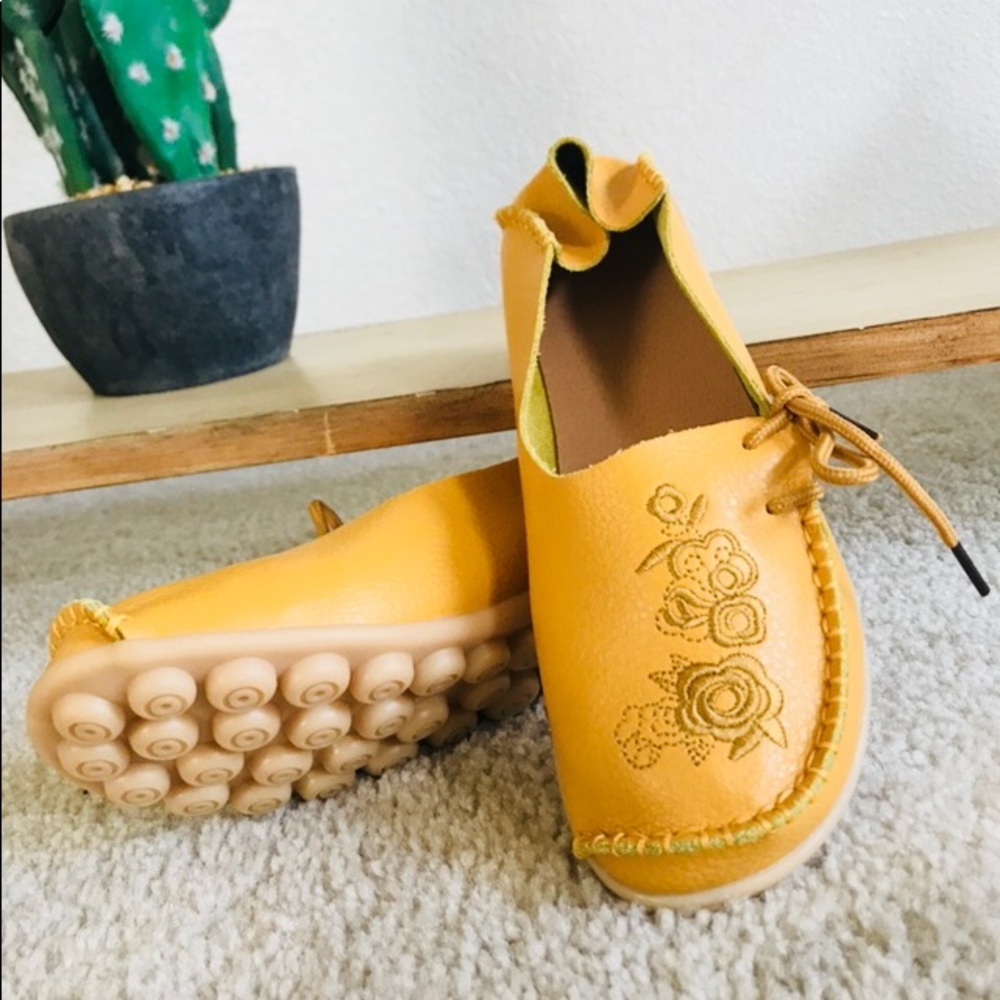 GOLD MOCCASINS